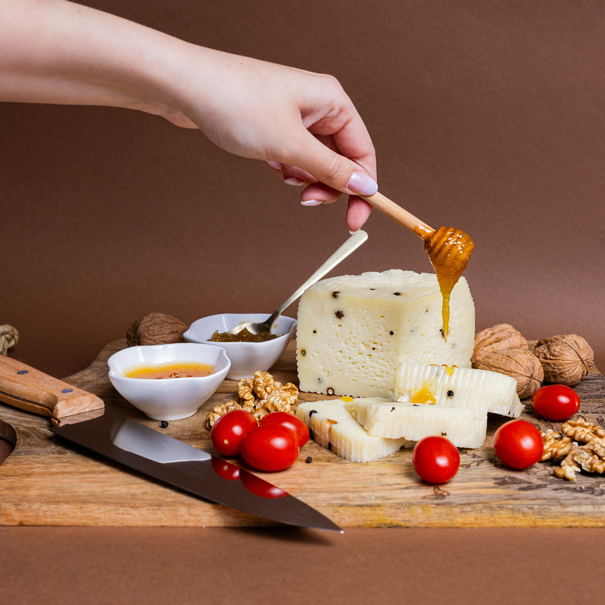 Box Scorta Siciliana Artigianale – Olio 5L & Formaggi (Famiglia)