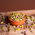 Pistacchio Di Sicilia 500g package by Mandorlino d'olio, featuring vibrant green pistachios in a clear bag.