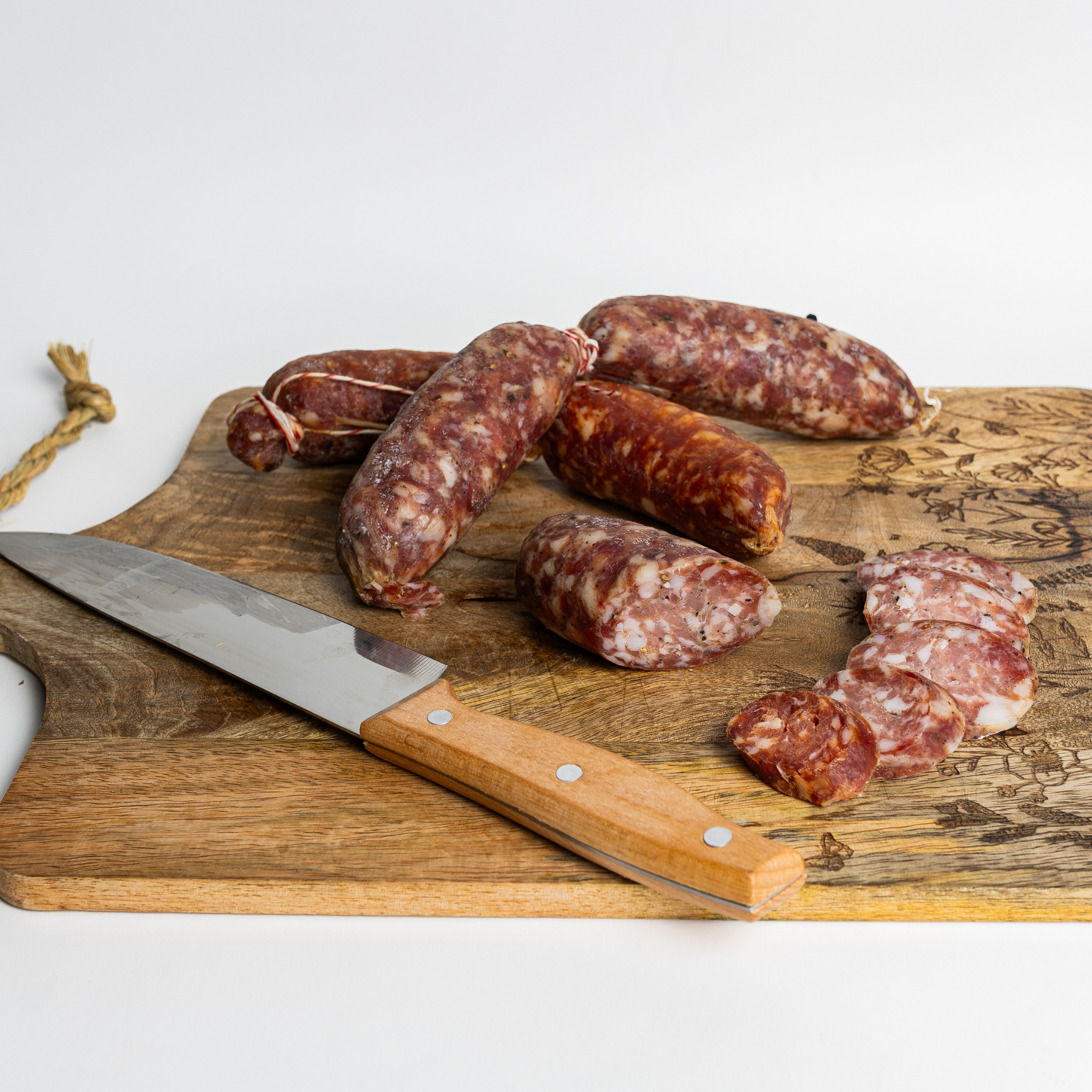 Salsiccia Secca Siciliana Fatta a Mano – Il Vero Salame di Una Volta