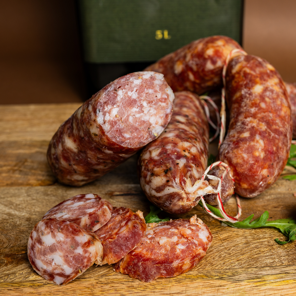 Salsiccia Secca Siciliana Fatta a Mano – Il Vero Salame di Una Volta
