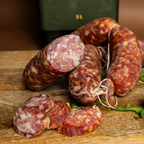 Salsiccia Secca Siciliana Fatta a Mano – Il Vero Salame di Una Volta