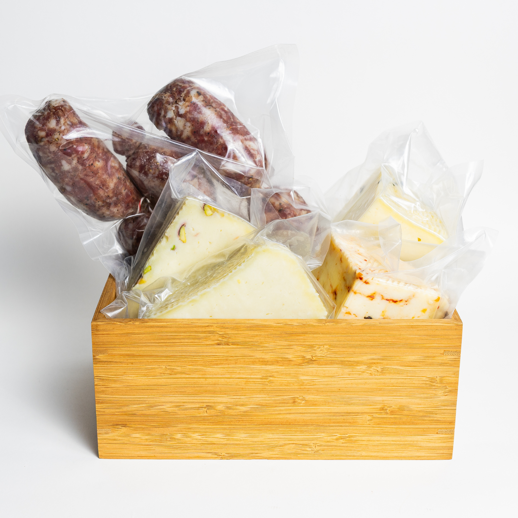 Box Degustazione Siciliana Artigianale – Formaggi & Salsiccia (2 KG)