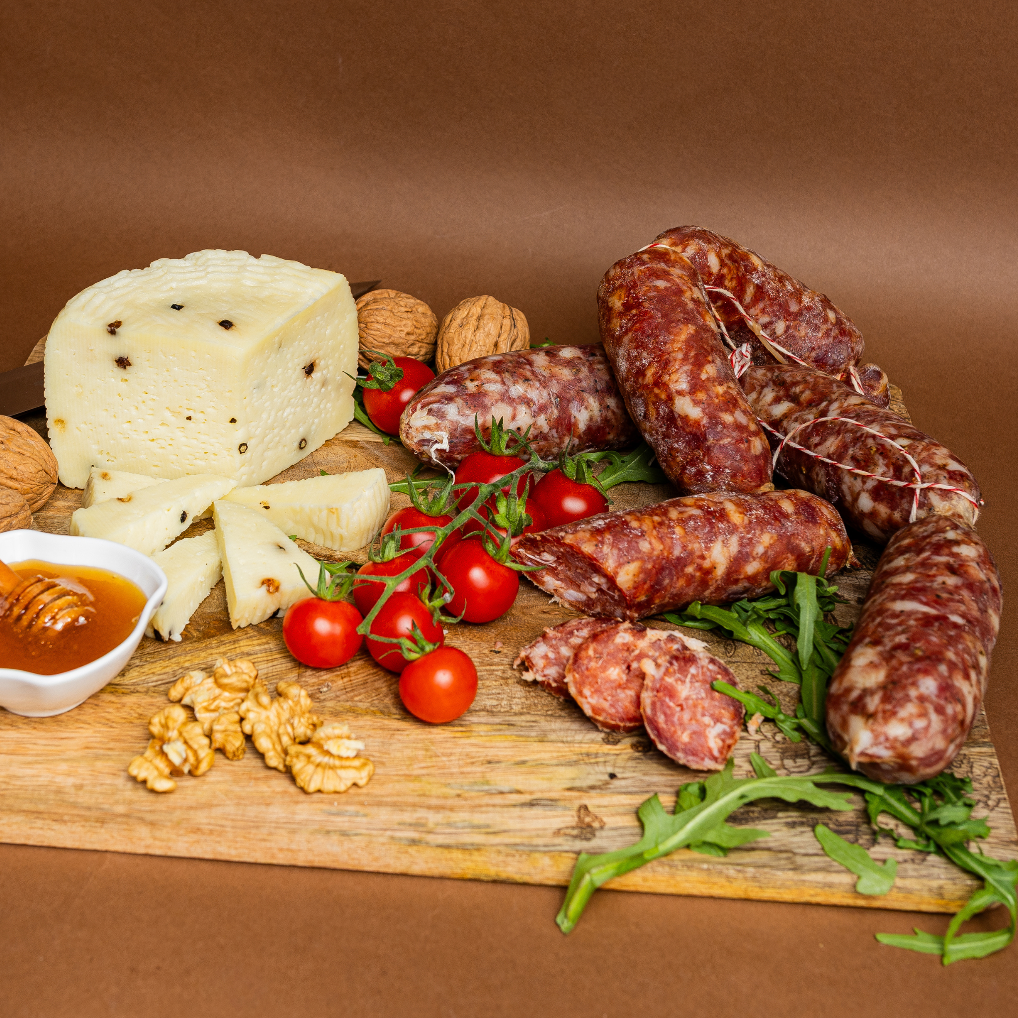 Box Degustazione Siciliana Artigianale – Formaggi & Salsiccia (2 KG)